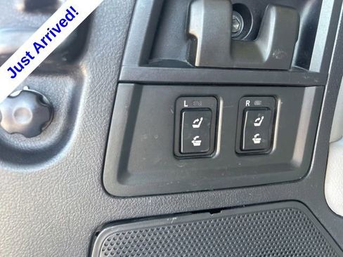 Used 2013 Toyota Sequoia Platinum AWD/4WD image 31