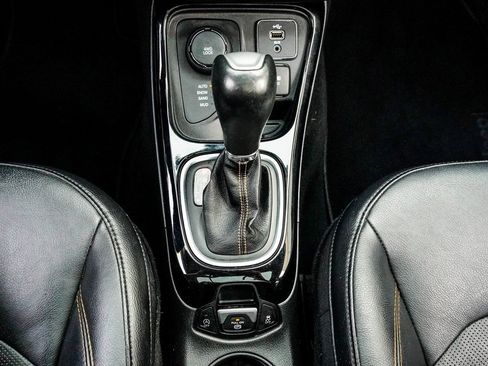 Used 2017 Jeep Compass Limited w/ Navigation Group image 21