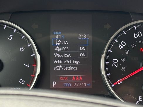 Used 2020 Toyota RAV4 LE image 28