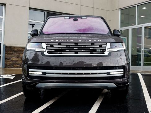 Used 2023 Land Rover Range Rover Autobiography AWD/4WD image 3