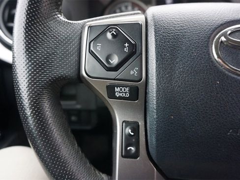 Used 2018 Toyota Tacoma SR5 image 7