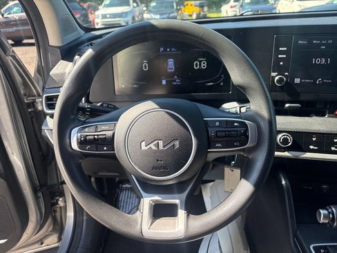Used 2023 Kia Sportage LX AWD/4WD image 14