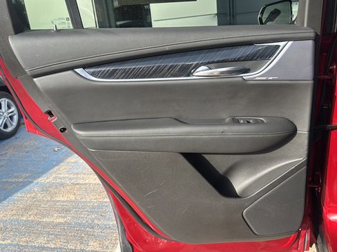 Used 2023 Cadillac XT6 Premium Luxury image 20