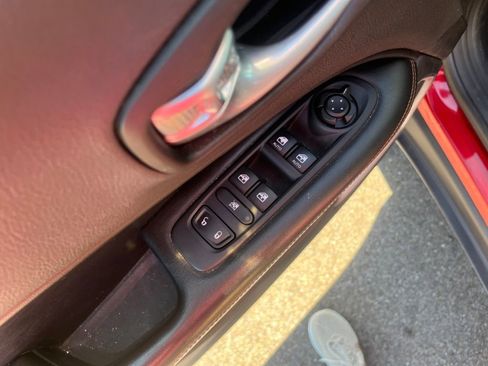 Used 2019 Jeep Compass Limited image 11