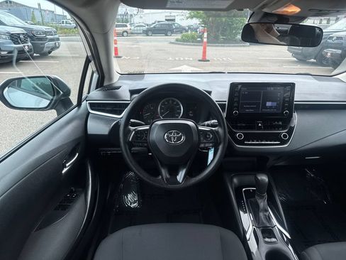 Used 2020 Toyota Corolla LE FWD image 11