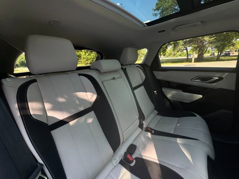 Used 2023 Land Rover Range Rover Velar R-Dynamic S image 37