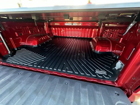 Used 2022 Chevrolet Silverado 1500 LTZ w/ LTZ Premium Package image 30