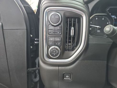 Certified 2022 GMC Sierra 3500 Denali image 21