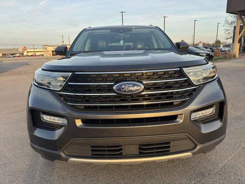 Used 2020 Ford Explorer XLT w/ Equipment Group 202A image 2