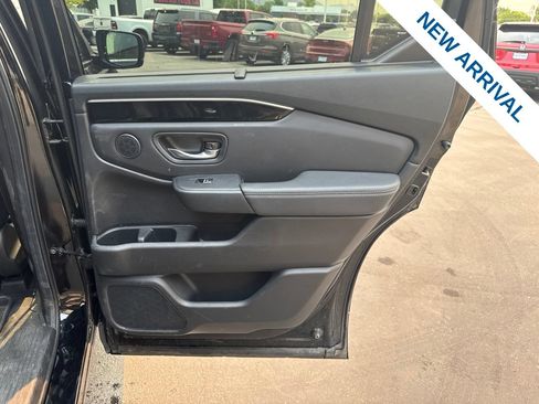 Used 2024 Honda Pilot Touring image 13