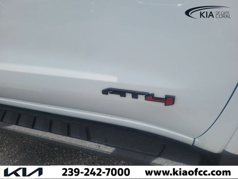 Used 2025 GMC Sierra 1500 AT4 w/ AT4 Premium Package AWD/4WD image 8