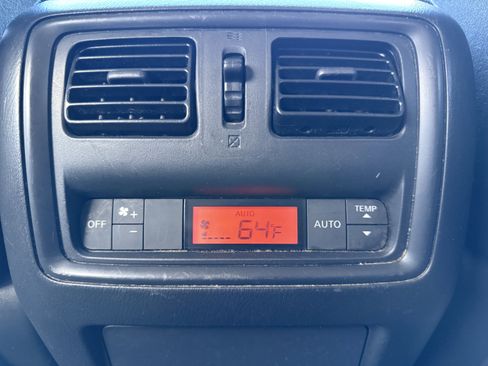 Used 2015 Nissan Pathfinder S image 36