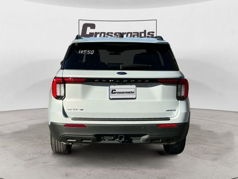 Used 2025 Ford Explorer Active image 4