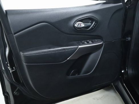 Used 2022 Jeep Cherokee Limited image 16