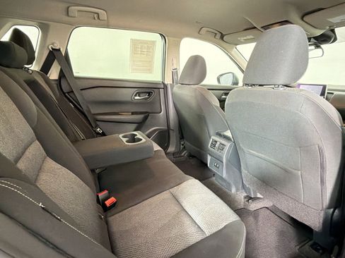 Used 2024 Nissan Rogue SV FWD image 27