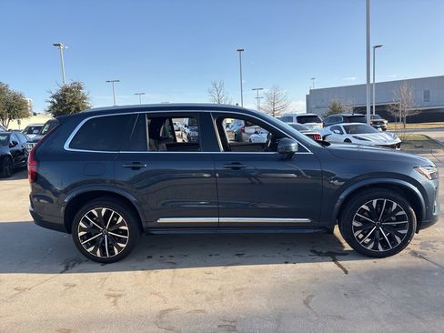 Used 2025 Volvo XC90 B6 Plus image 4