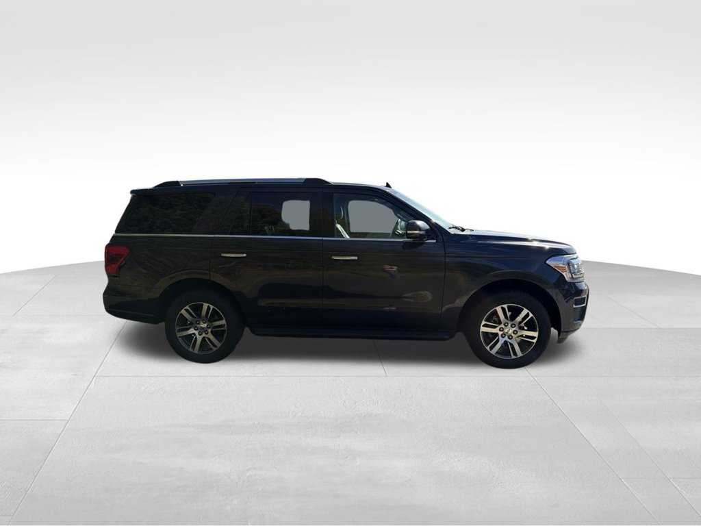 Used 2024 Ford Expedition Limited AWD/4WD image 3