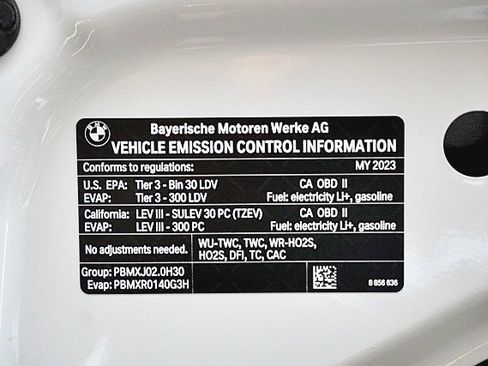 Used 2023 BMW 530e w/ M Sport Package image 40