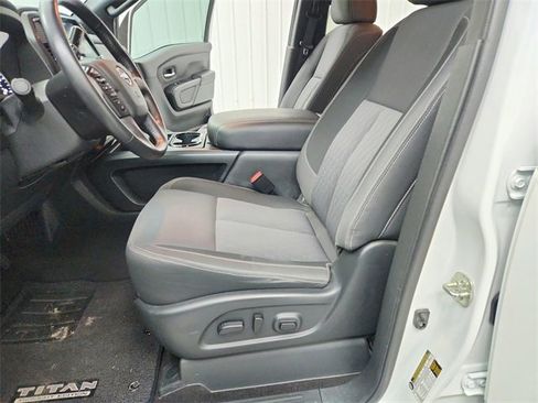Used 2023 Nissan Titan SV w/ SV Convenience Package image 19