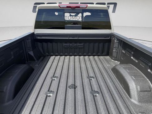New 2026 GMC Sierra 2500 AT4 w/ AT4 Premium Plus Package AWD/4WD image 5