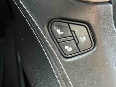 Used 2020 GMC Yukon SLT image 35