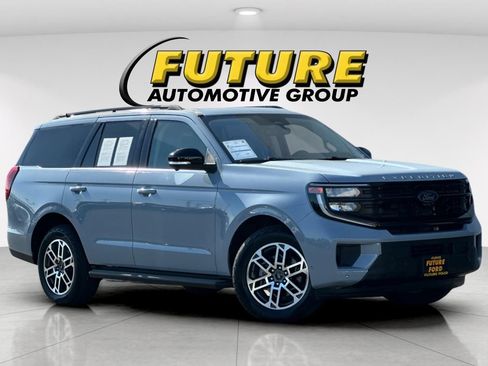 Certified 2025 Ford Expedition Active AWD/4WD image 1