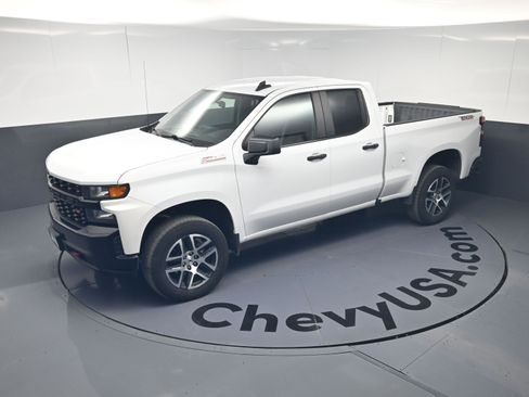 Used 2019 Chevrolet Silverado 1500 Custom Trail Boss w/ Custom Convenience Package image 12