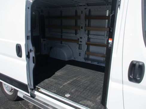 Used 2025 RAM ProMaster 2500 w/ U-Haul Equipment Group FWD image 10