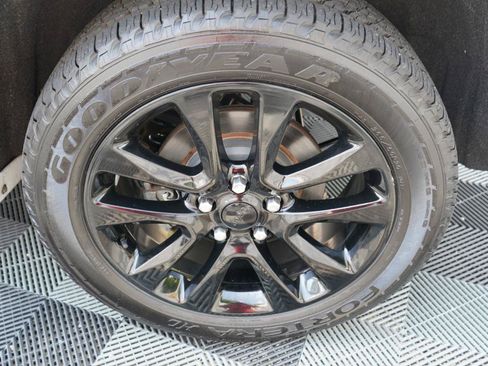 Used 2019 Jeep Grand Cherokee Altitude AWD/4WD image 21
