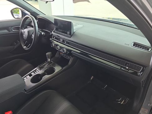Used 2025 Honda Civic Sport image 28