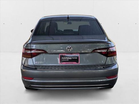Used 2019 Volkswagen Jetta SE w/ Cold Weather Package image 7