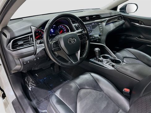 Used 2019 Toyota Camry XSE image 9