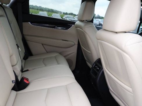 Used 2018 Cadillac XT5 FWD image 17