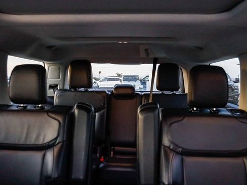 Used 2025 Ford Expedition Platinum AWD/4WD image 28