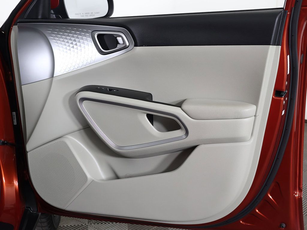 Used 2021 Kia Soul LX FWD image 20