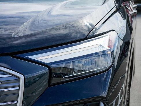 Used 2023 Audi Q4 e-tron Premium Plus w/ Premium Plus image 7