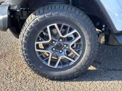 New 2026 Jeep Wrangler Unlimited Sahara AWD/4WD image 10