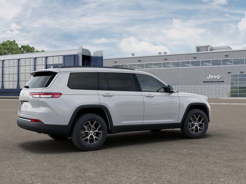 New 2025 Jeep Grand Cherokee L Limited w/ Luxury Tech Group II image 26
