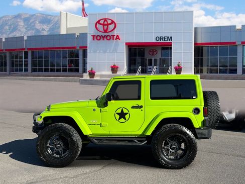 Used 2012 Jeep Wrangler Sahara w/ Connectivity Group AWD/4WD image 6
