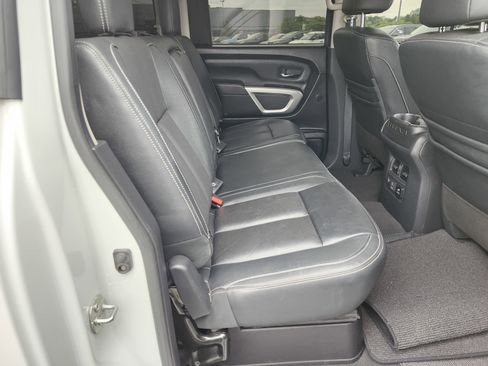 Used 2021 Nissan Titan SL w/ Moonroof Package AWD/4WD image 24