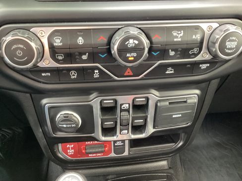 Used 2021 Jeep Gladiator Mojave image 16