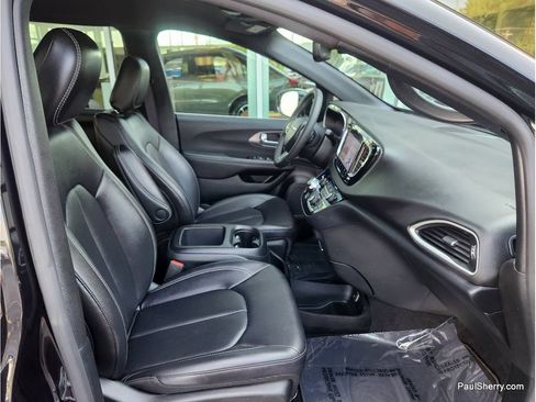 Used 2025 Chrysler Pacifica Select FWD image 46