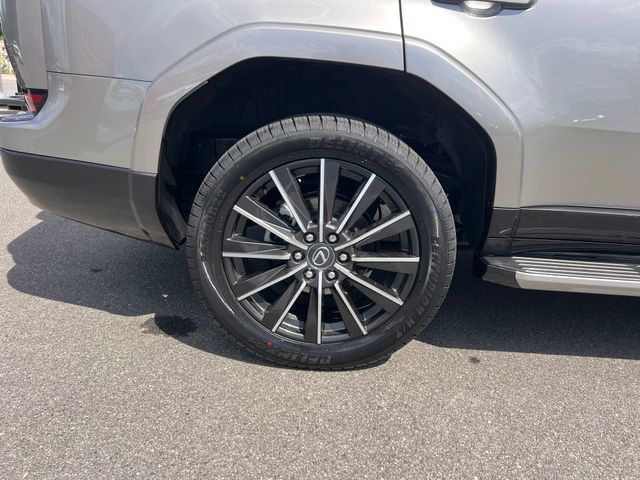 Used 2024 Lexus GX 550 w/ Accessory Package (31) AWD/4WD image 36