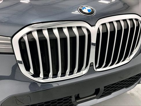 Used 2022 BMW X7 xDrive40i w/ M Sport Package AWD/4WD image 31