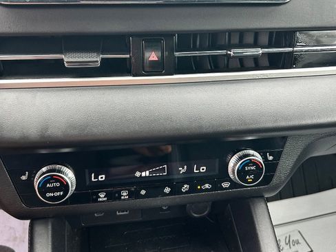 Used 2023 Mitsubishi Outlander Ralliart AWD/4WD image 12