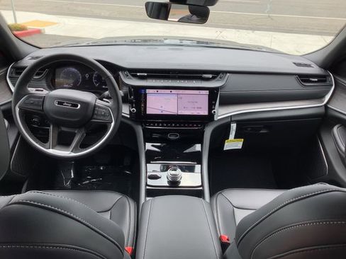 New 2026 Jeep Grand Cherokee Limited image 6