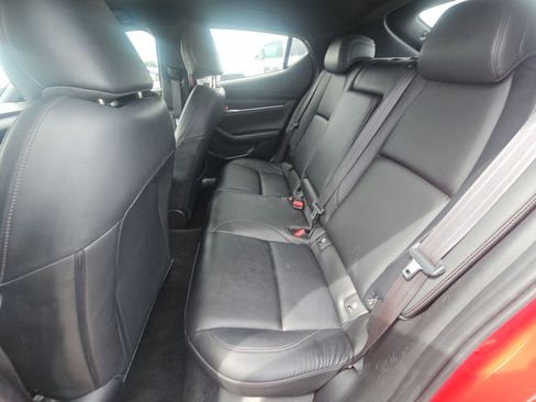 Used 2020 MAZDA MAZDA3 Hatchback w/ Preferred Package FWD image 4