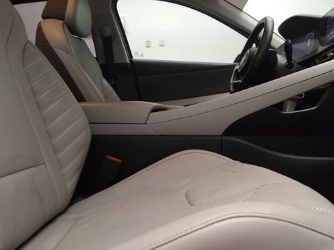 Used 2021 Hyundai Elantra Limited FWD image 21