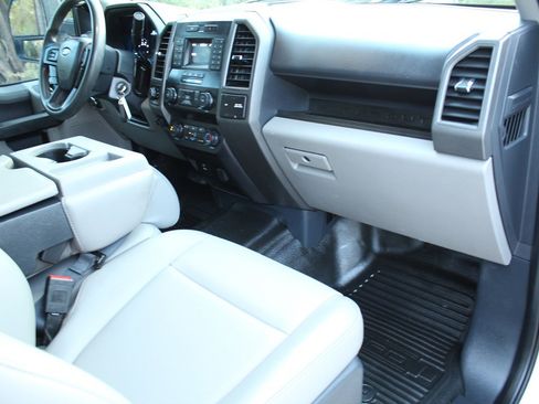 Used 2022 Ford F250 XL w/ Power Equipment Group image 13