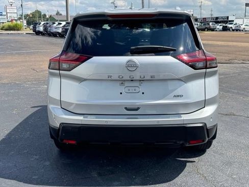 Used 2025 Nissan Rogue SV w/ SV Premium Package AWD/4WD image 4